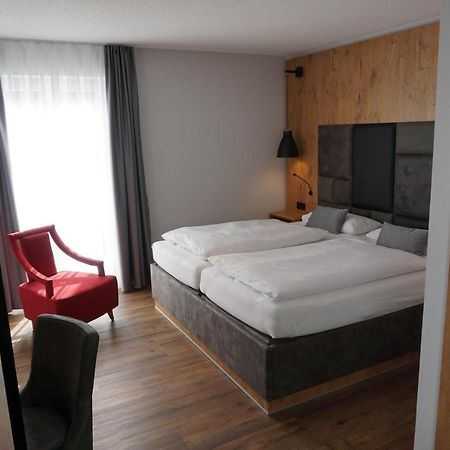 Hotel Gruener Baum Кауфбойрен Екстериор снимка