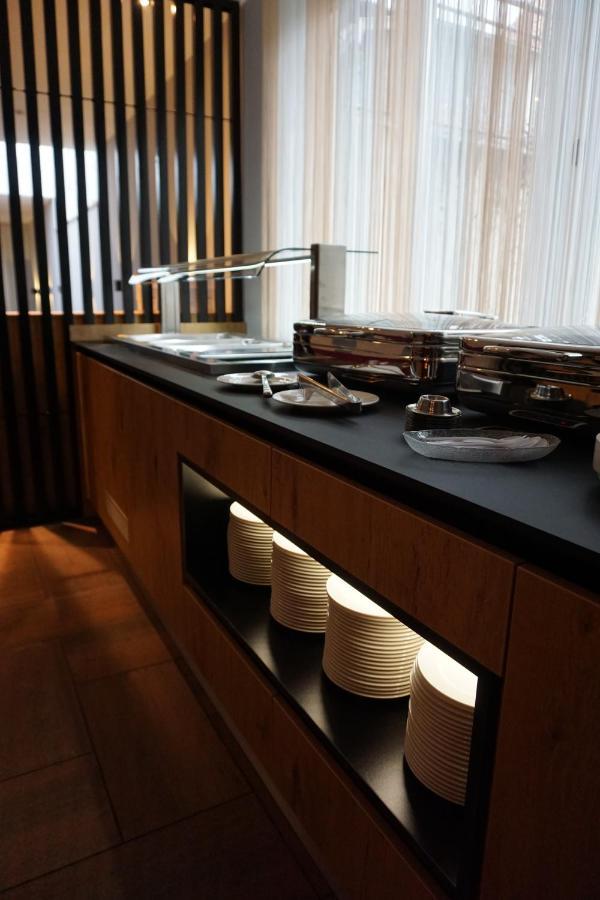 Hotel Gruener Baum Кауфбойрен Екстериор снимка